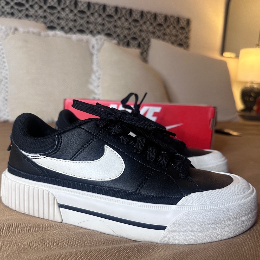 Nike Court Legacy
